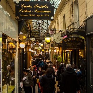 Die Passage des Panoramas ist eine überdachte Ladenpassage in Parisim 2. Arrondissement, zwischen dem Boulevard Montmartre im Norden und der Rue Saint-Martin im Süden. 