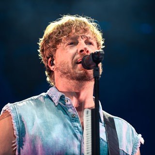 Sänger Samu Haber bei einem Konzert 2025 | "Es wird keine normale Nacht!" – Sunrise Avenue Star Samu Haber wird 50!