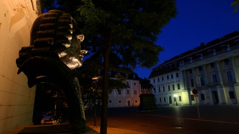 Büste des Johann Sebastian Bach in Weimar bei Nacht