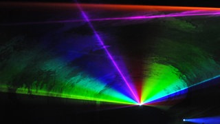 Laser- Lichtshow während eines Konzertes