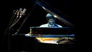 Pat Thomas 
