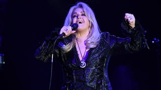 Bonnie Tyler: Die Rock-Ikone singt live auf der Bühne.