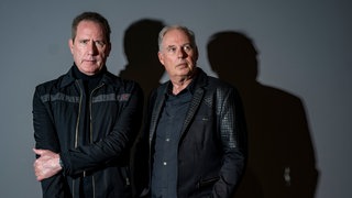 Andy McCluskey (l) und Paul Humphreys von der Band Orchestral Manoeuvres in the Dark (OMD) | Andy McCluskey von OMD über Deutschlandtour: "Es wird eine Party!"