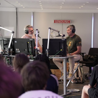Jörg Lengersdorf und Markus Merk im SWR PopUp-Studio in Kaiserslautern