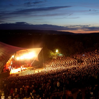 Die Loreley-Freilichtbühne im Jahr 2012. | 50 Jahre Loreley: Eine Zeitreise durch die Musikgeschichte