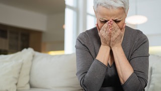  Studien belegen, dass chronische Trauer wie eine Sucht wirkt, da das Gehirn intensiv auf Verlustreize reagiert.