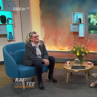 Studiogast Stefanie Ehl und Moderatorin Evelin König