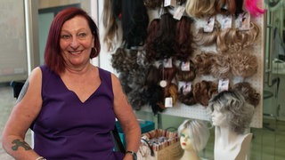 Seit 50 Jahren verkauft Margret Thornet Perücken.