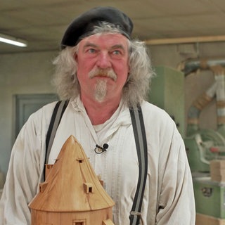 Holzurnen-Macher Horst Schiffels