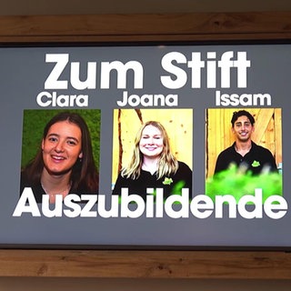 Drei Azubis die ein Lokal leiten