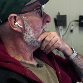 Gottlob Kübler bei der Büroparbeit