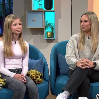 Cheerleader Miriam und Lina von Scheibner