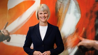 Gundula Gause lacht in die Kamera