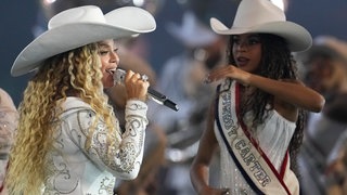 Musikerin Beyoncé (l.) mit Tochter Blue Ivy (r.) | Beyoncé setzt Prioritäten neu