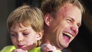 Musiker und ihre Kinder: Sting und sein halbes Dutzend | Sting und sein Sohn Giacomo, 2000