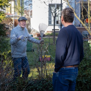 Was kann ich tun bei einem Streit mit dem Nachbarn? Psychologe Rolf Schmiel gibt Tipps.