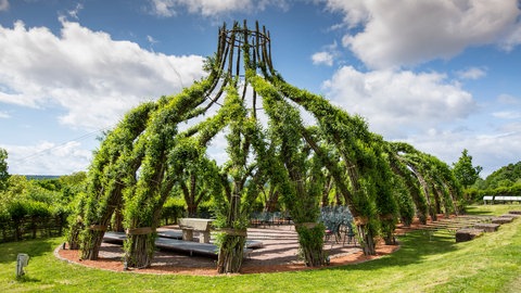 Die Weidenkirche auf dem Gelände der Gartenschau Kaiserslautern | Ungewöhnliche Orte zum Heiraten in Rheinland-Pfalz