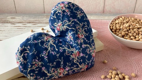 Kirschkernkissen in Herzform