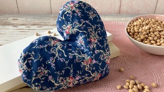 Kirschkernkissen in Herzform