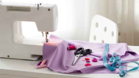 Nähmaschine und Zubehör