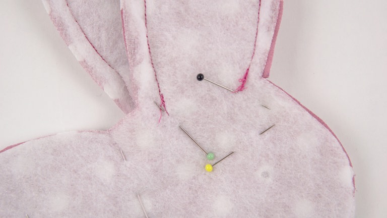 Dabei sehr sorgfältig darauf achten, dass die Nahtanfänge und ...