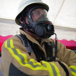 Feuerwehrmann Alexander Reitz aus Ingelheim nimmt an der Mosel Firefighter Challenge teil