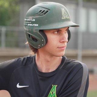 Reilly Sullivan spielt seit er drei Jahre alt ist bei den Mainz Athletics Baseball. Hier ist er mit Baseballschläger als Schlagmann zu sehen.