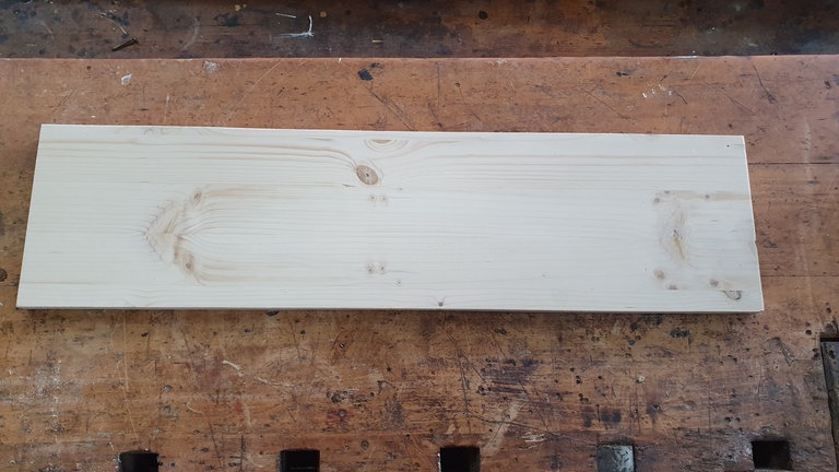 Wer möchte kann das Brett vor dem Einlegen noch lackieren oder lasieren. 