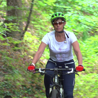 Radfahrerin im Schönbuch