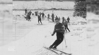 Jugendlicher fährt Ski