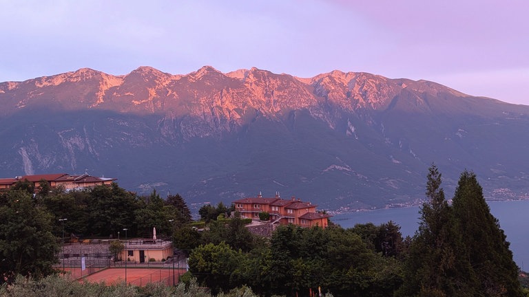 Gabriele aus Mainz: Sonnenuntergang am Gardasee