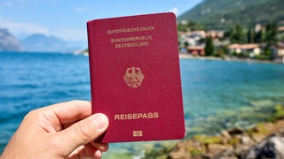 Stress vor dem Sommerurlaub: Lange Wartezeiten bei Reisepässen