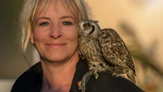 Tanja Brandt, Fotografin, Autorin, Influencerin, Eulenliebhaberin und Social-Media-Star mit Eulen.