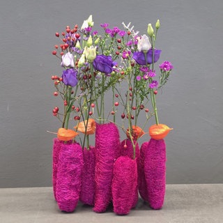 Herbstblüten in Luffa-Väschen