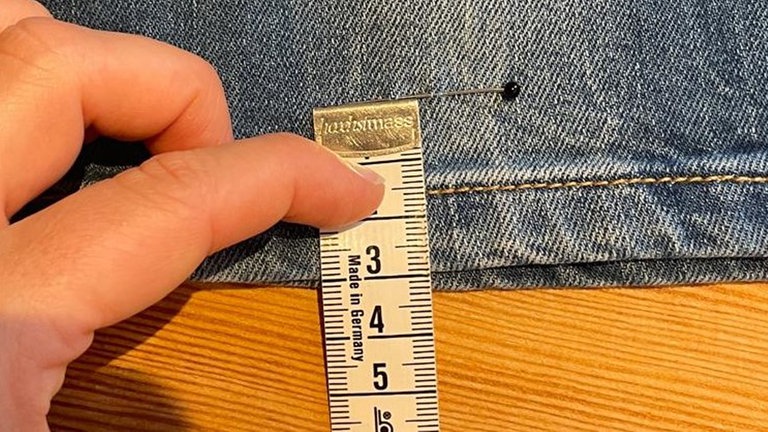 Die Länge abstecken und überschüssige Länge messen