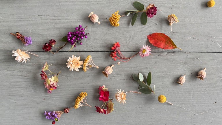 Mehrere Minigirlanden nach dem gleichen Prinzip anfertigen. 