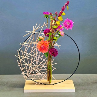 Blumendeko zum Aufstellen