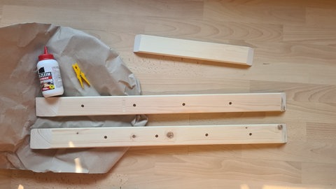 Holztannenbaum mit Rahmen