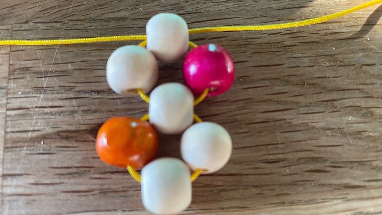 Nun werden die letzten Schritte so lange wiederholt, bis der Untersetzer die gewünschte Länge hat. 