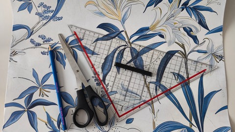 Möbel mit Tapeten verschönern