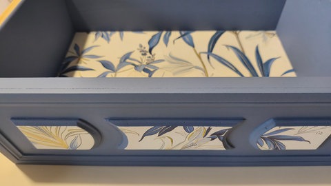 Möbel mit Tapeten verschönern