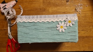 Wer möchte kann auch zusätzlich noch ein paar schöne Applikationen aufkleben.