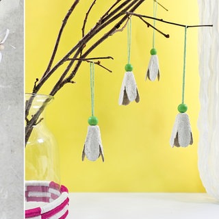 Papierinhänger als Schneglöckchen und in Blumenform