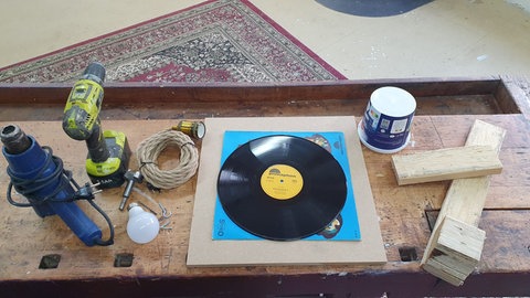 Lampe aus alter Schallplatte