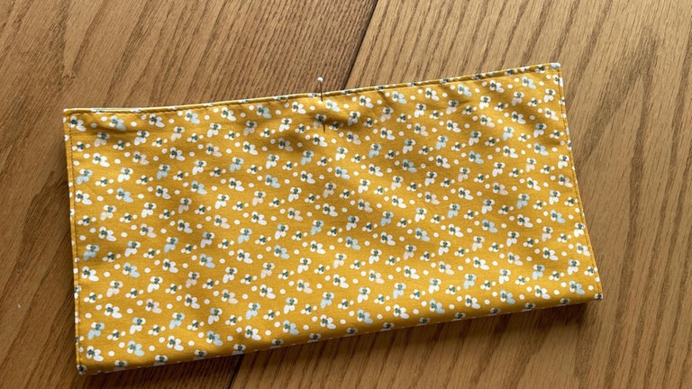 An den langen Außenkanten die Mitte markieren...