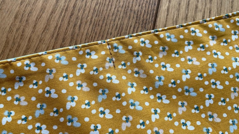 und hier einen Riegel nähen (ca. 1,5cm).