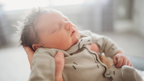 Unbehandlet kann Tripper bei Neugeborenen zu Erblindung führen.