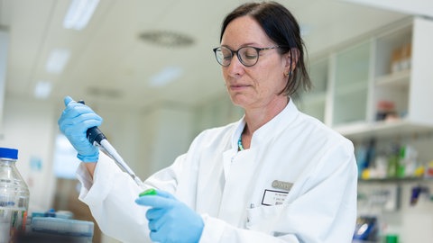 Professorin Ina Oehme am Hopp-Kindertumorzentrum in Heidelberg, tags: Behandlung krebs Kinder krebskrank medikament