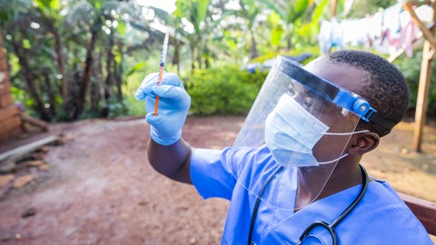 Die WHO setzt sich weltweit für die Bekämpfung von Infektionskrankheiten ein und unterstützt z.B. Impfkampagnen. Donald Trump will der WHO jetzt den Geldhahn zu.