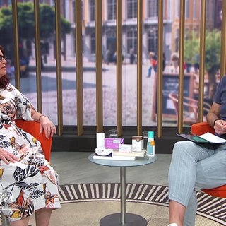 Moderator Sebastian Müller im Gespräch mit Frauenärztin Dr. Ina Ilkhanipur